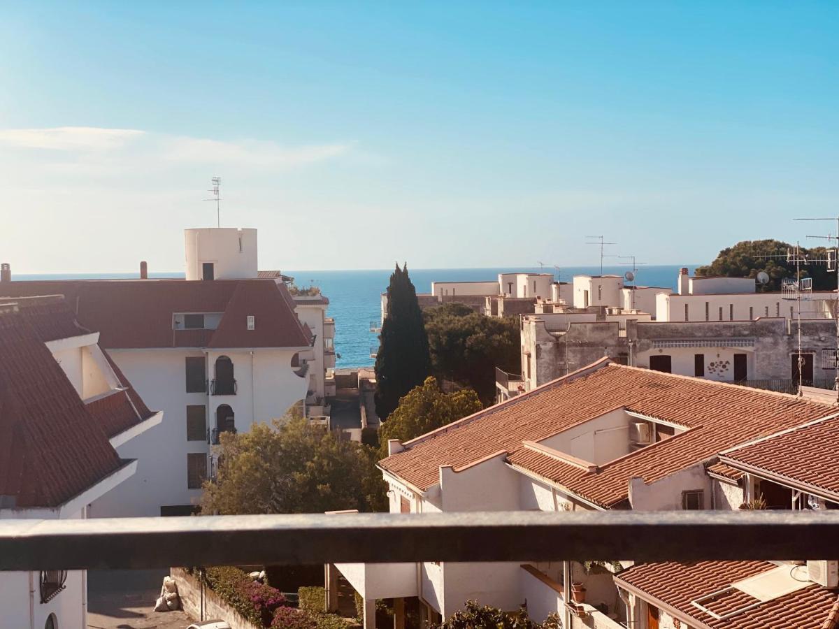 Sea View 2 Bedroom Vacation Apartment Giardini Naxos Bagian luar foto