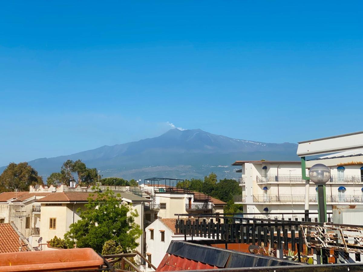 Sea View 2 Bedroom Vacation Apartment Giardini Naxos Bagian luar foto